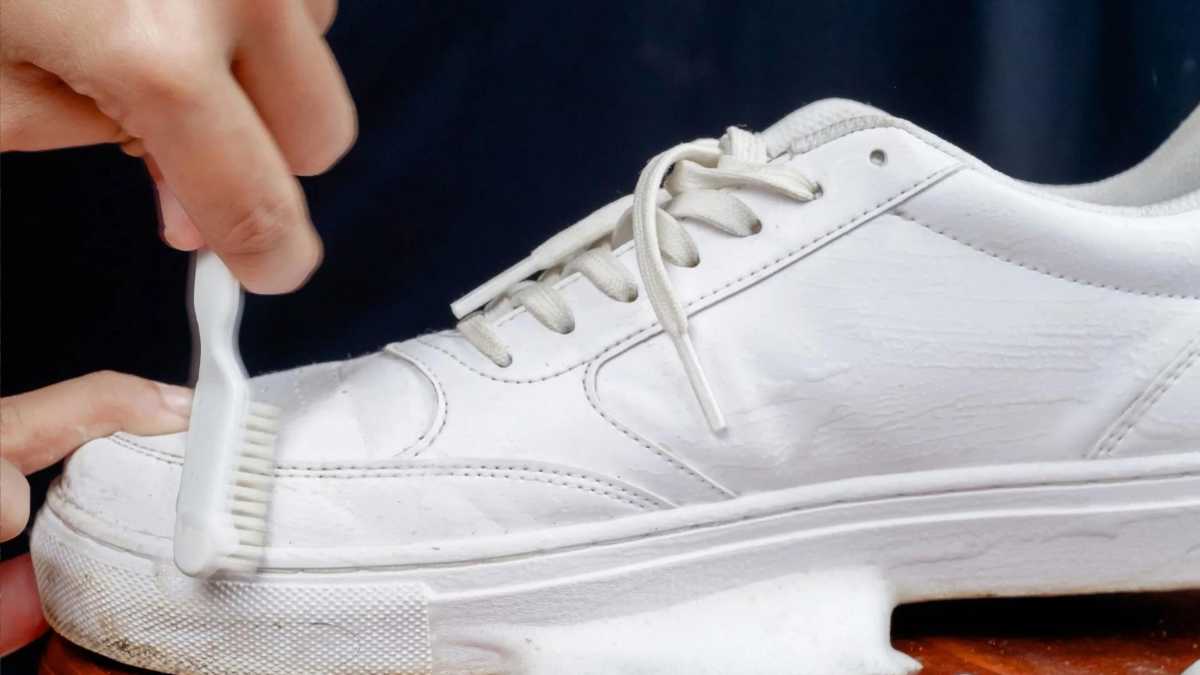 How to Clean White Leather Sneakers so They Look New - Granny Tricks