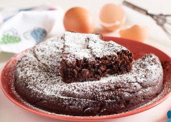 2 ingredient Chocolate Cake